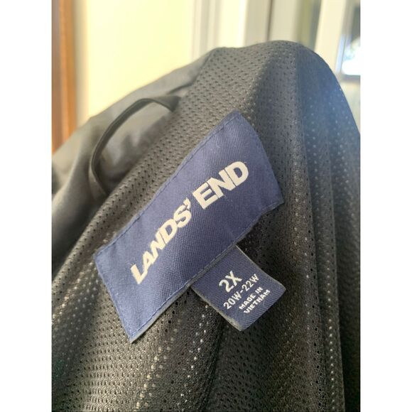 Lands’ End Waterproof Hooded Rain Jacket - Picture 7 of 12